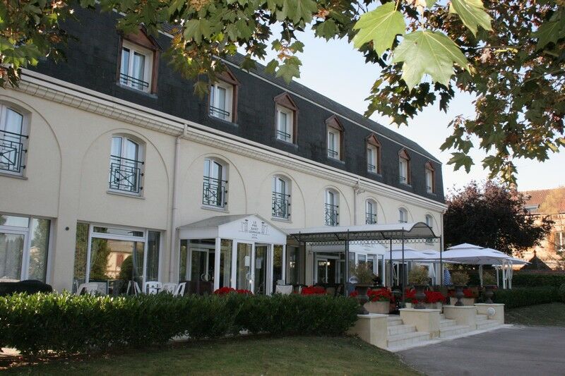 Le Pre Saint Germain Hotel Louviers Exterior photo